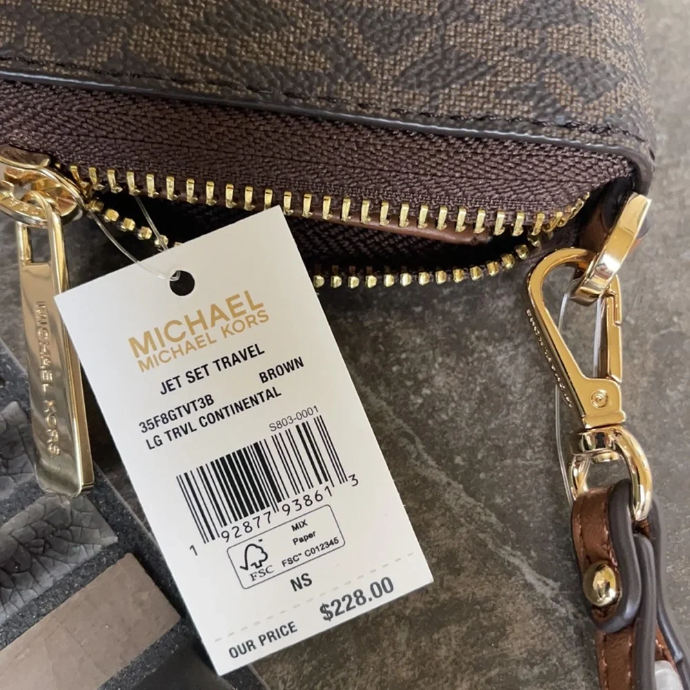 Michael Kors Jet Set Travel Large Travel CONTINENTAL Wallet-Wristlet